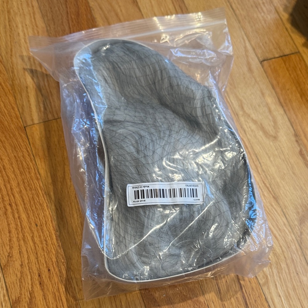 Short hair Gray Silver Grey wig BRAND NEW Costume
